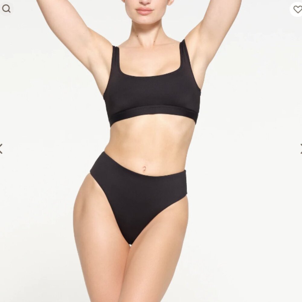 NWT SKIMS Mid Waist Bottom (size medium)